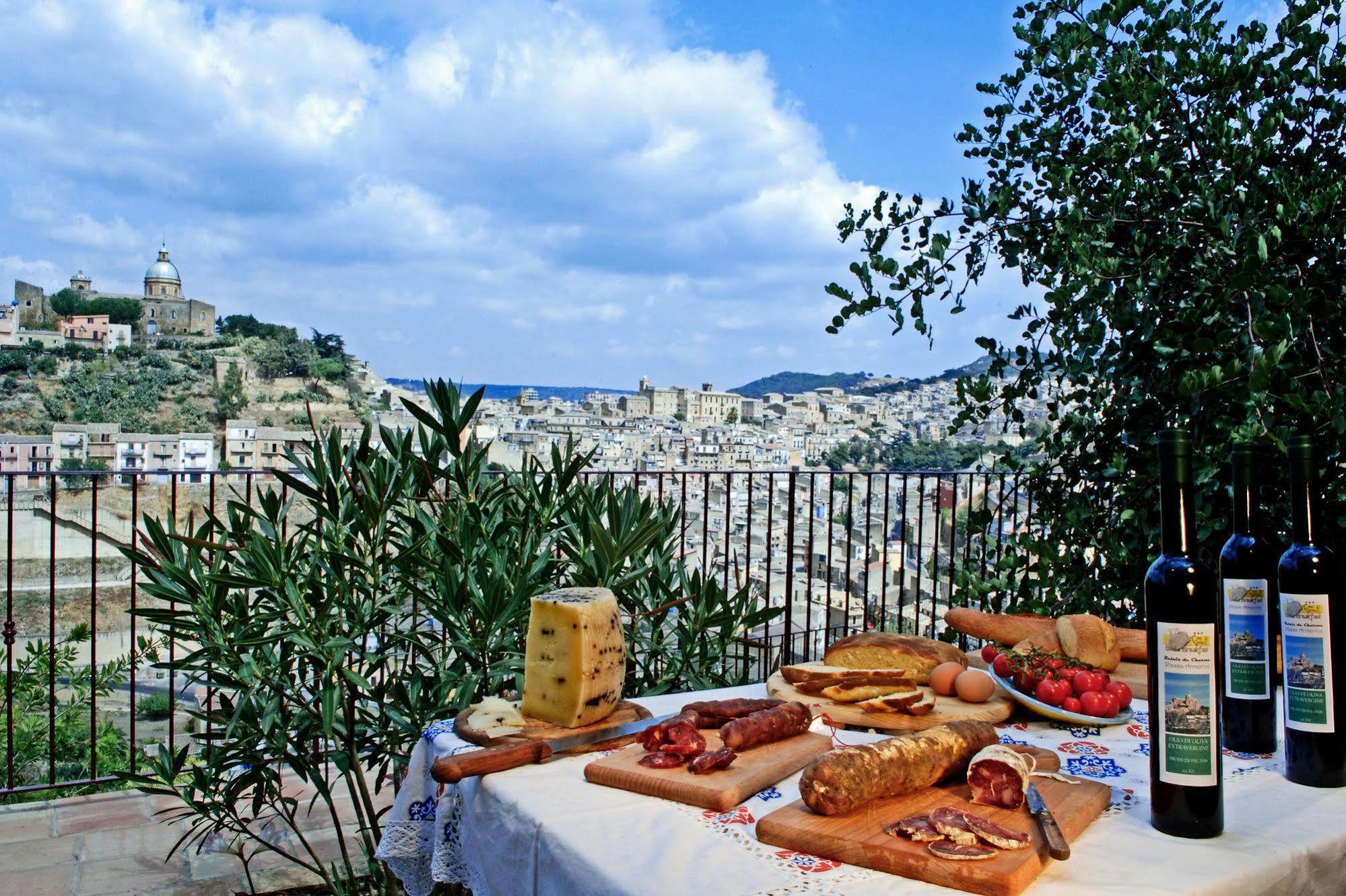 La Casa Sulla Collina D'Oro Bed and Breakfast Piazza Armerina Eksteriør billede